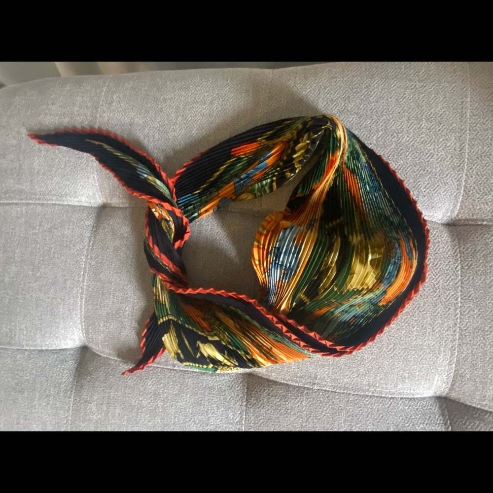 Hermes silk pleated scarf. Almost new